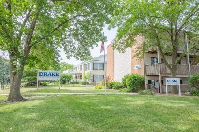 Building Photo - Simple Living. Real Savings. Limited Time. Unit 0005