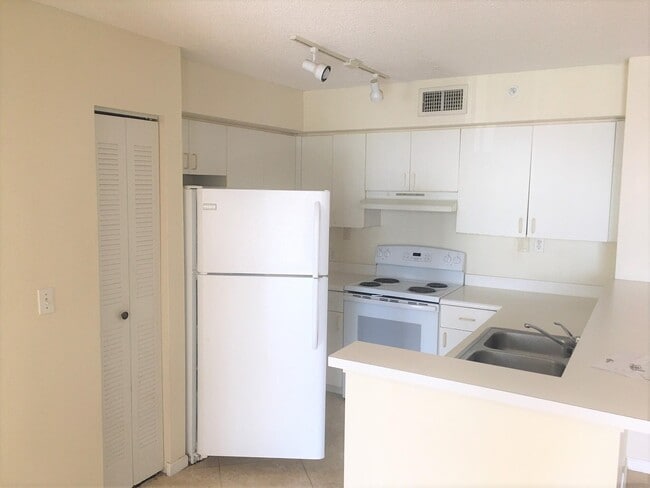 Photo - 7912 Sonoma Springs Cir Unit 203