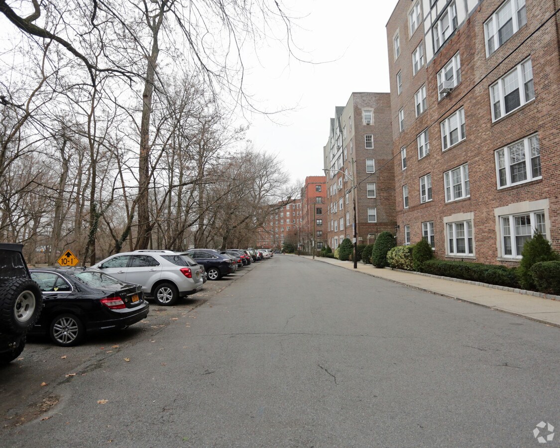 Photo - 25 Parkview Ave