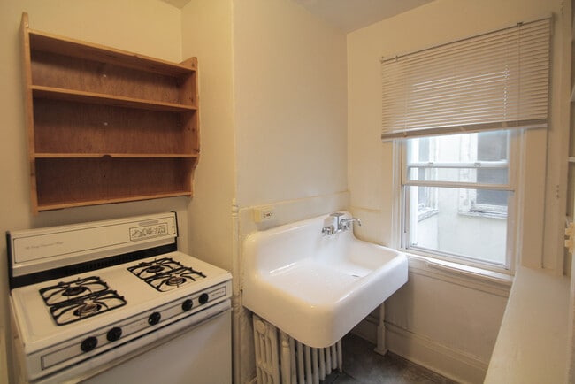 Building Photo - 609 Mifflin Ave Unit 3