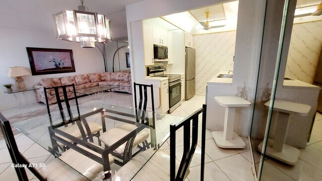 Photo - 4079 Cornwall D Unit 4079