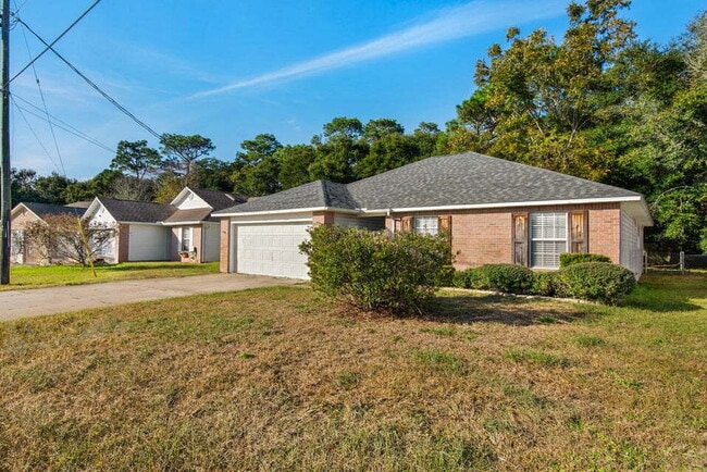 Photo - "Charming 3-Bed Retreat with 2 Full Baths in Fort Walton Beach!"