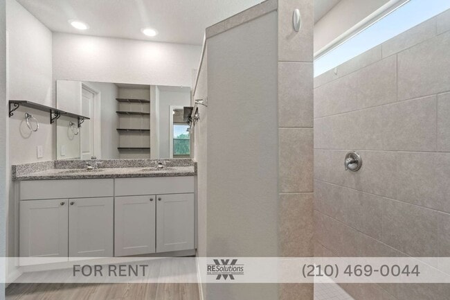 Photo - 7814 Annex St