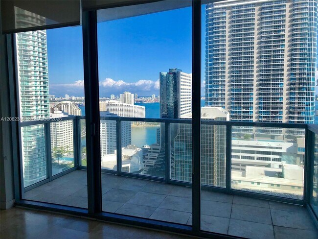 Photo - 1050 Brickell Ave Unidad 2904
