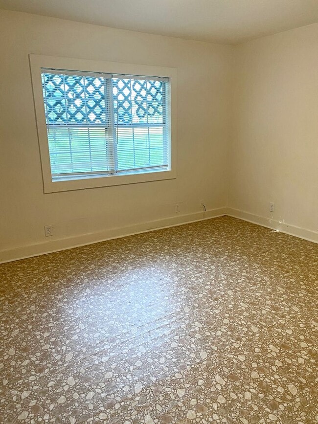 Photo - 2046B Grand St, Beaumont, TX 77703