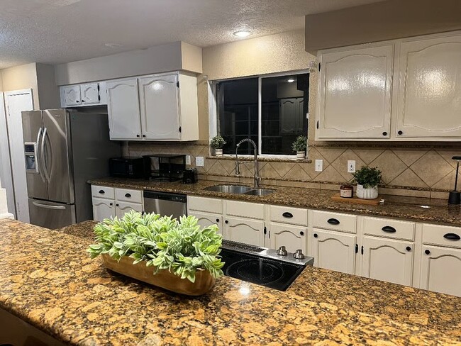 Photo - 2406 Strait Ln