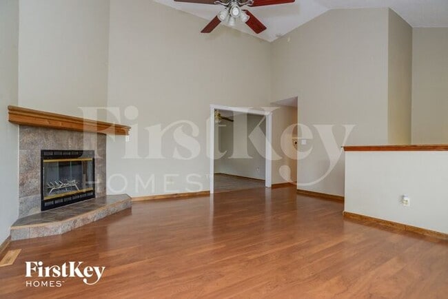 Photo - 1004 SE Dover Dr