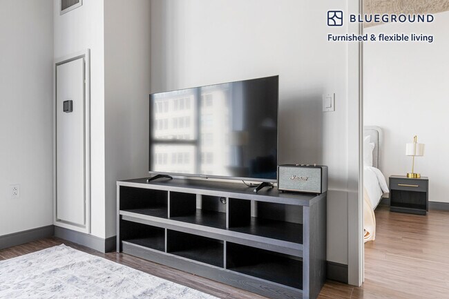 Photo - 601 W Jackson Blvd Unit FL12-ID1339