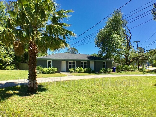 Photo - 1559 Brookbank Ave