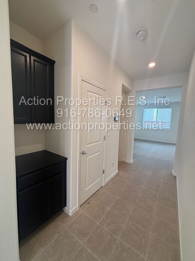 Photo - Rocklin Meritage Durango Subdivision - 2 S...