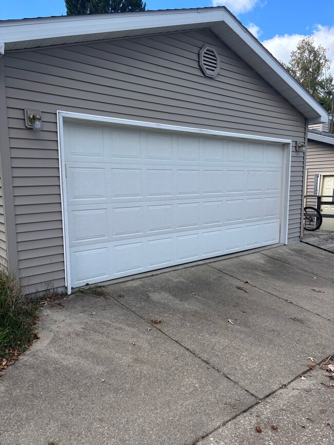 Photo - 8892 Bass St