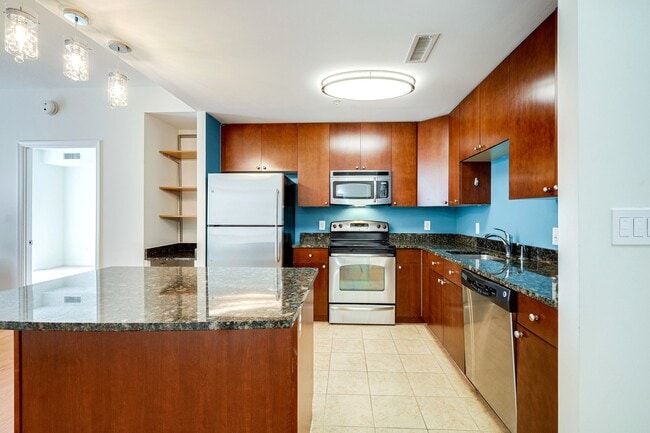 Kitchen - 155 POTOMAC Psge Unit 712