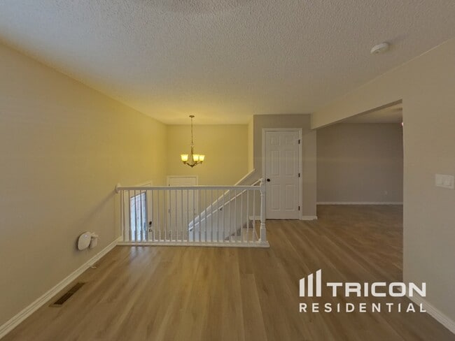 Photo - 6725 Defoe Ave