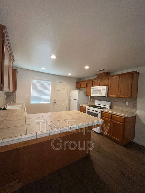 Photo - 2232 W Lark Ave