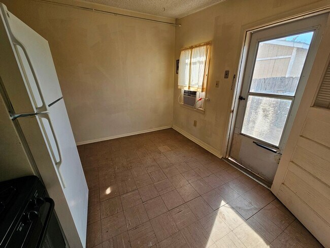 Photo - 1 Bdrm/1 Bath Unit is Vacant & Ready to Rent