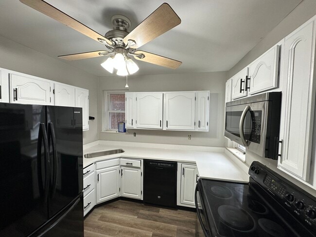 Photo - 4958 Tholozan Ave