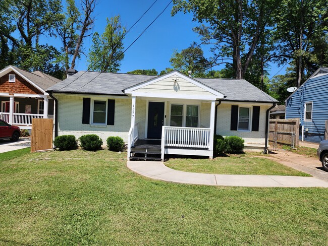 Photo - 1377 Avon Ave SW Casa