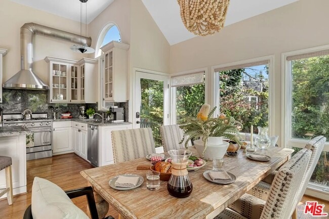 Photo - 3625 Serra Rd