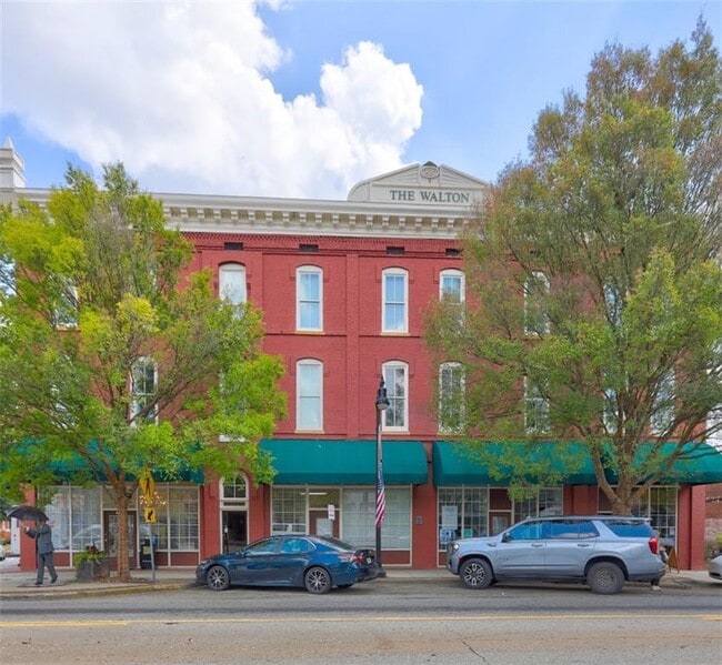 Building Photo - 123 N Broad St Rental