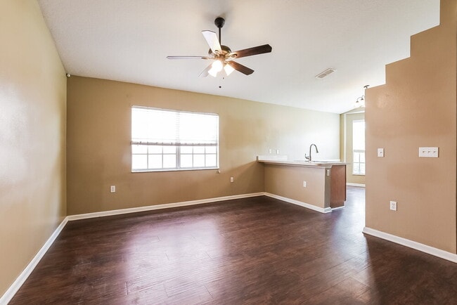 Photo - 178 Dovetail Ct