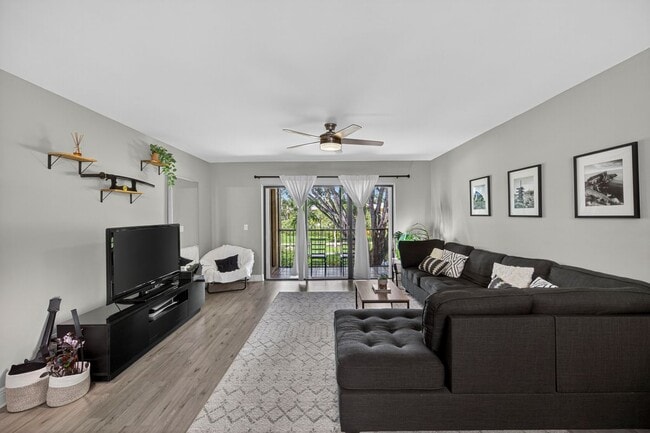 Building Photo - 412 Lakeview Dr Rental