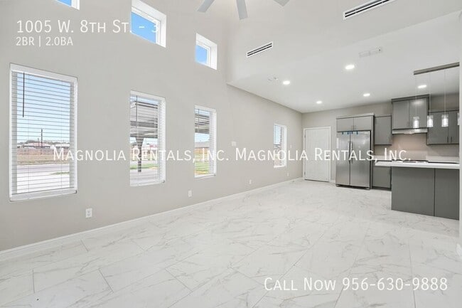 Photo - 1005 W 8th St Unit 3