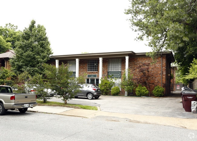Stonewall Apartments