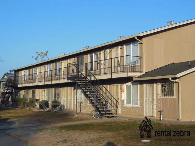 Building Photo - 1203 Kelso St Rental