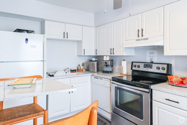 Clubhouse Kitchen - Roselea Apartments