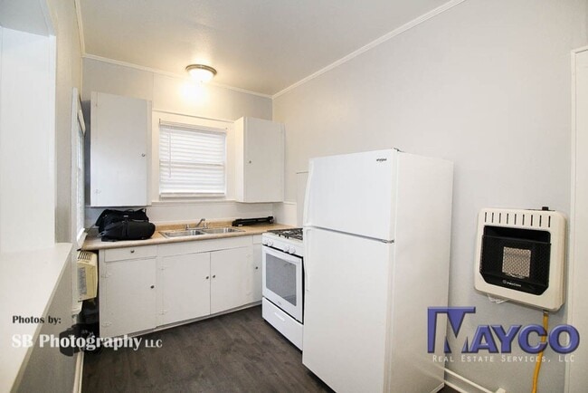 Photo - 1 bedroom duplex apartment in Highland! Unit 232 Topeka