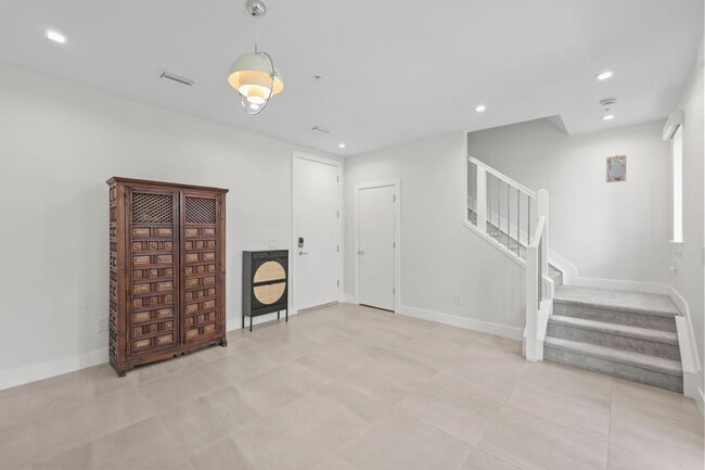 Photo - 625 NE 22nd Dr