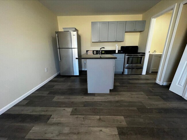 Photo - Aaron Apartments