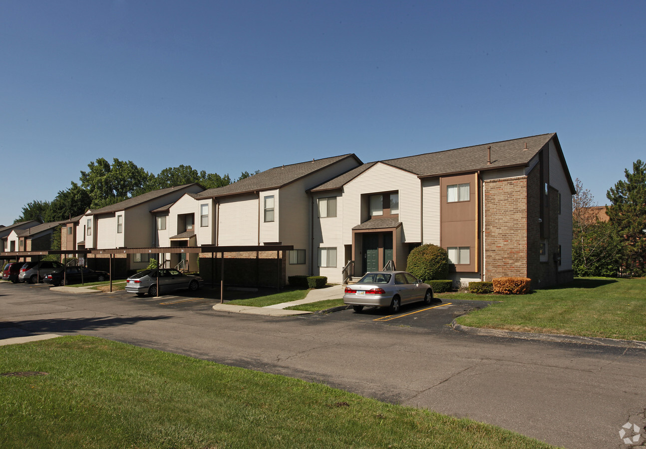 Woodcrest Apartments - Woodcrest Apartments