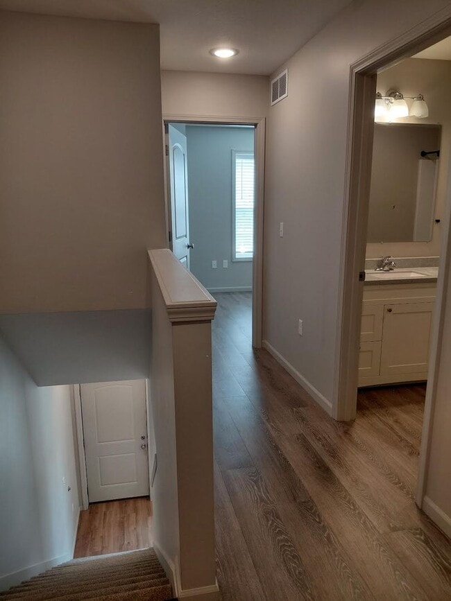 Photo - 113 N 6th St Unidad 11
