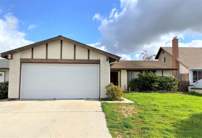 ***Move In Special!* Spacious 4BR/2BA Mira... - ***Move In Special!* Spacious 4BR/2BA Mira... Casa