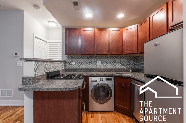 Photo - 556 W Arlington Pl