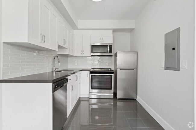 BACHELOR - 316SF - Kitchen - 350 The East Mall