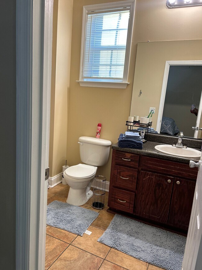 Photo - 1227 Holley St