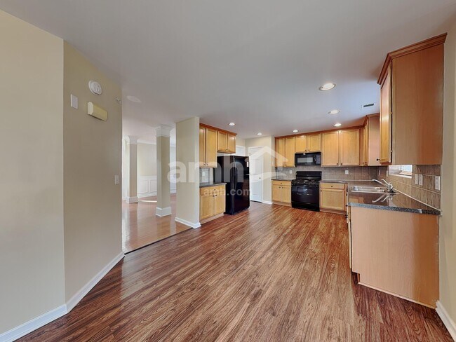 Photo - 4362 Walforde Blvd