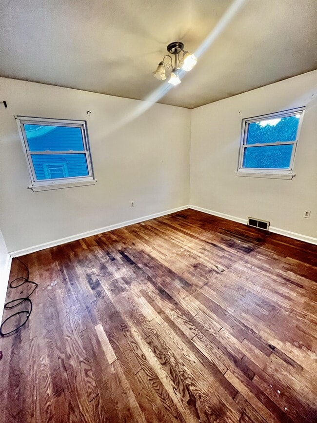 Photo - 1063 Charles Ave