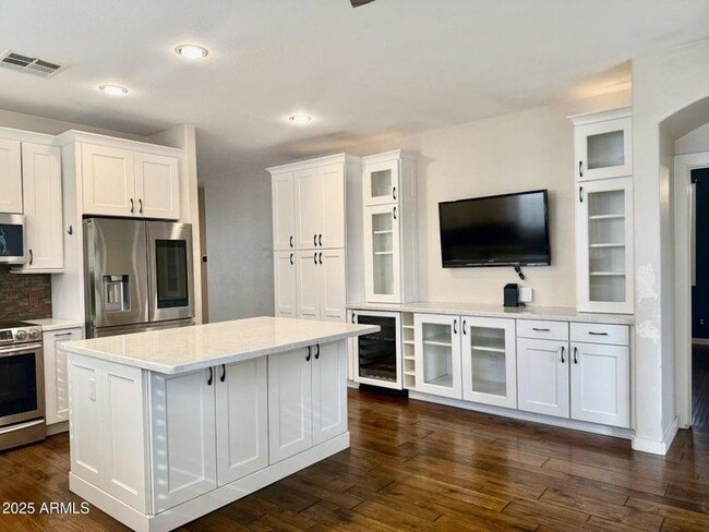 Photo - 191 W Beechnut Pl