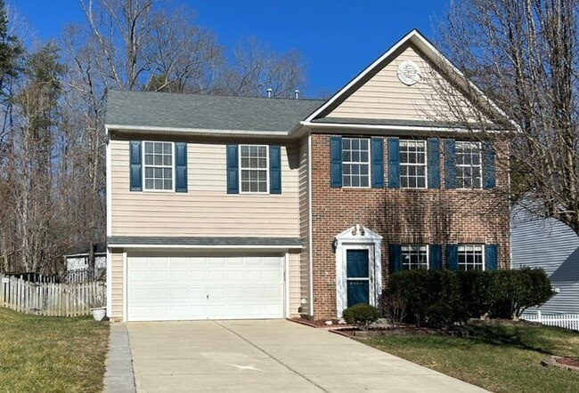 Family friendly home with open floor plan - 4505 Garden Club St House