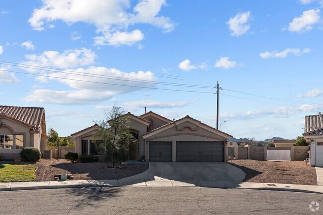 Building Photo - Spacious Single Story, 4 Bedroom "Henderso... Rental