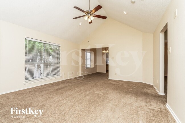 Photo - 2021 Greenview Dr