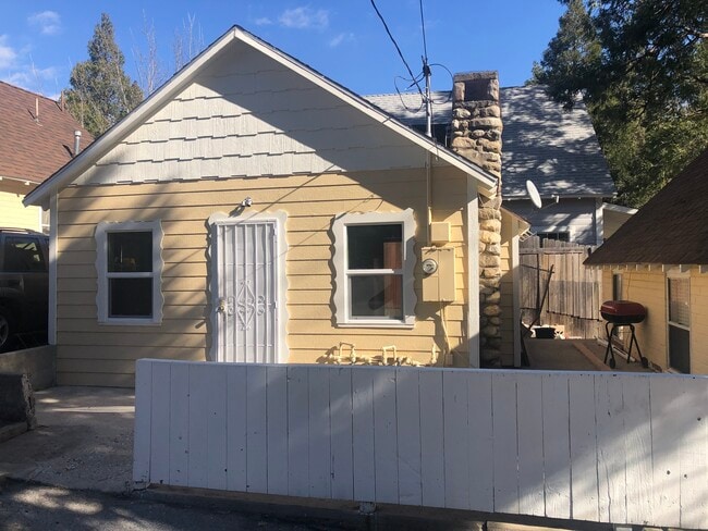 Building Photo - 23742 Pioneer Camp Rd