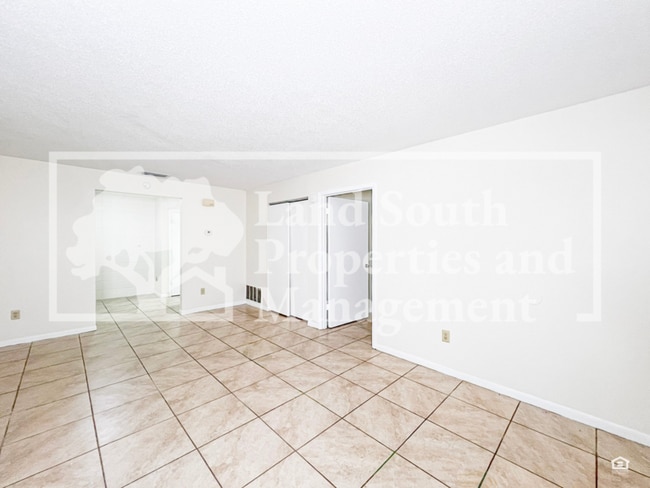 Photo - 725 E Lime St