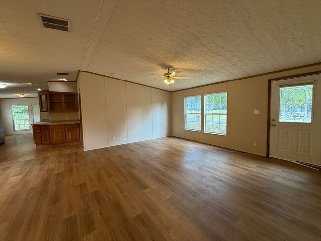 Photo - 3bed/2ba Single Family Home