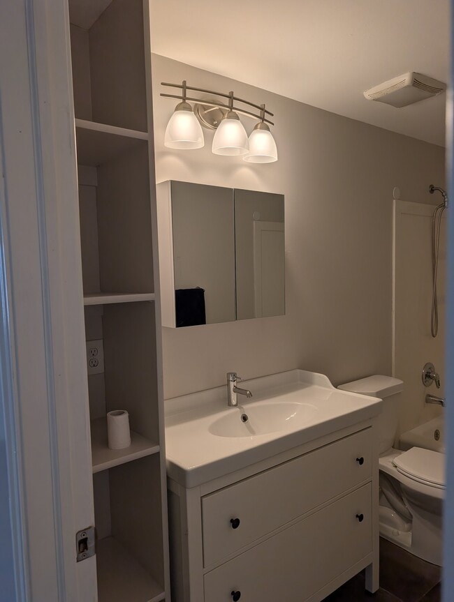 Photo - 141 N Hale St