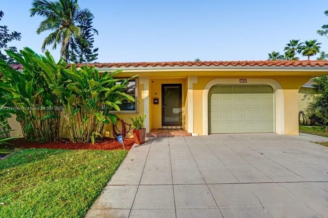 Photo - 755 NW 35th St