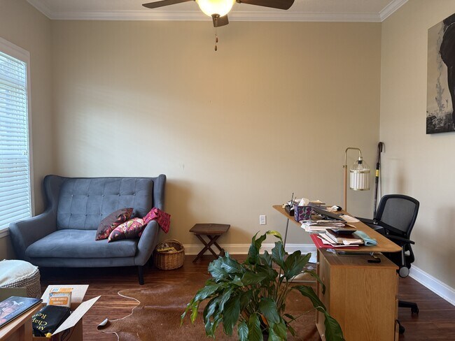 Photo - 729 English Oak Dr